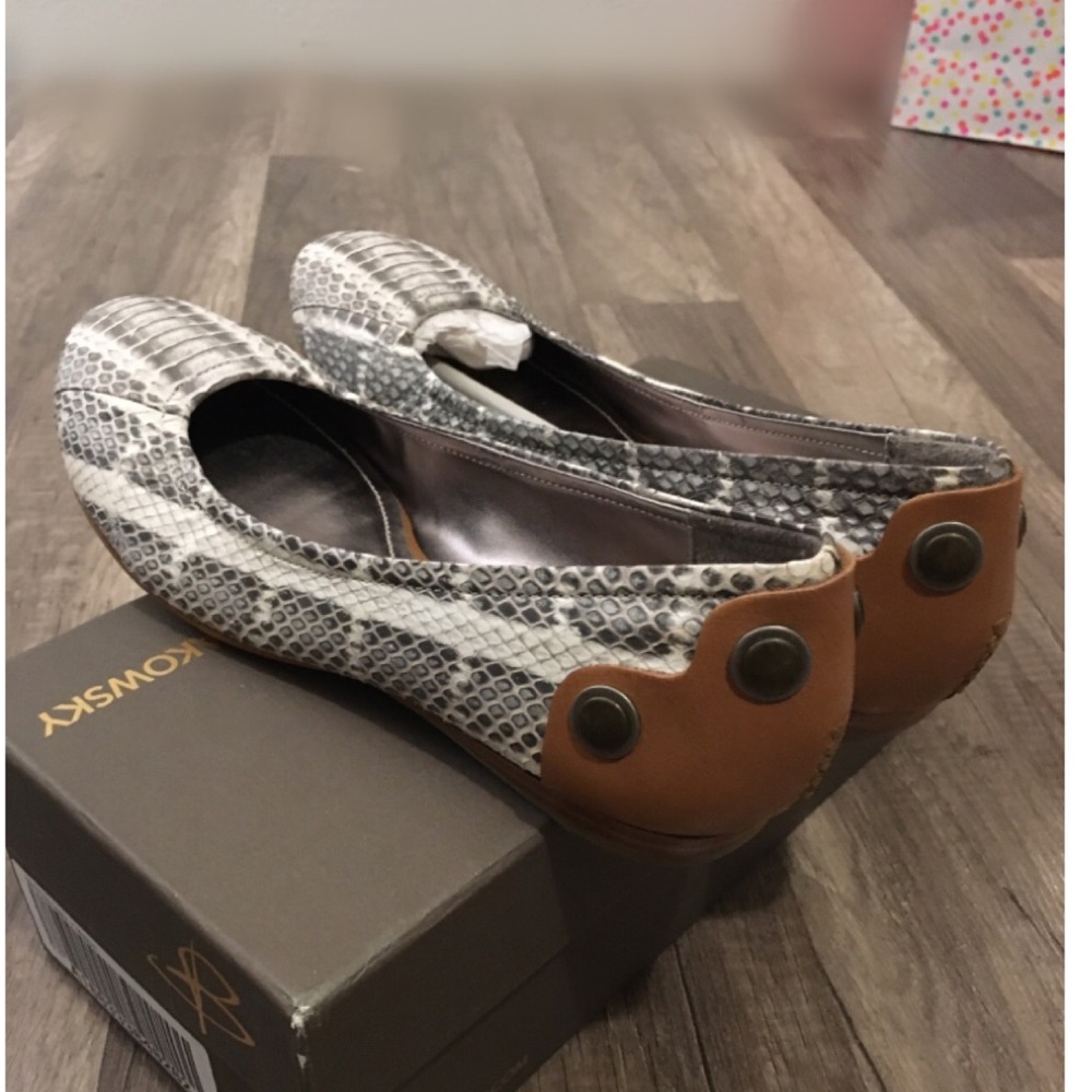 BM Flats new in box